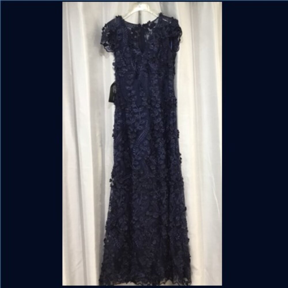 Carmen Marc Valvo Long navy lace 3-D floral dress-formal navy size 6